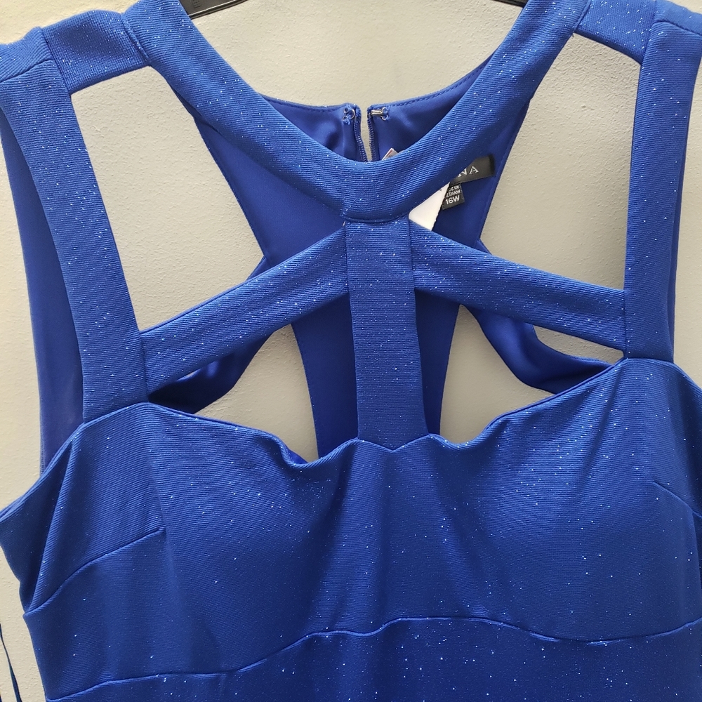 Dress - Picture 5 of 6